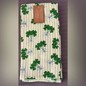 ✨NWT✨ cupcakes & cashmere: 3 Kitchen Towels